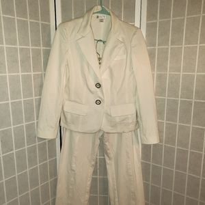 St John Sport Pants Suit